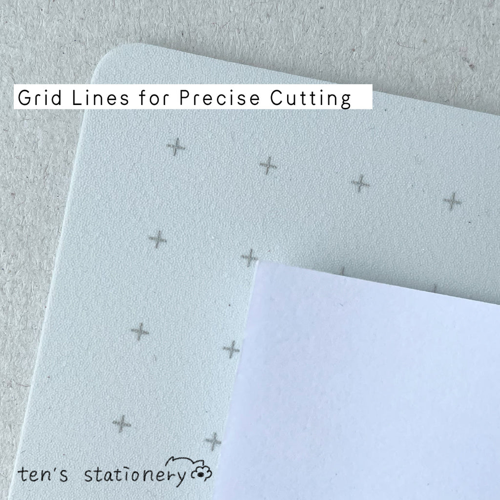 Foldable A4 Slim Cutting Mat for Mobile Use / Nakabayashi